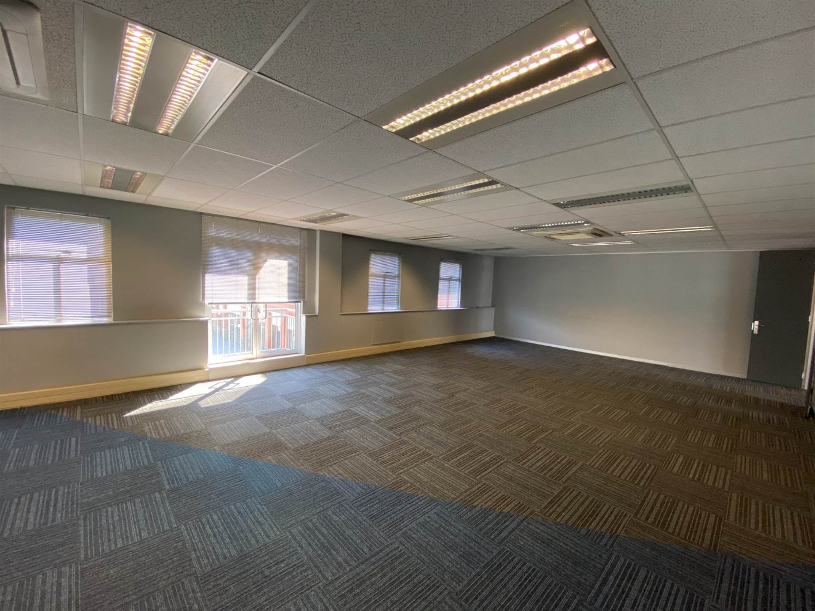 434  m² Office Space in Menlyn photo number 4