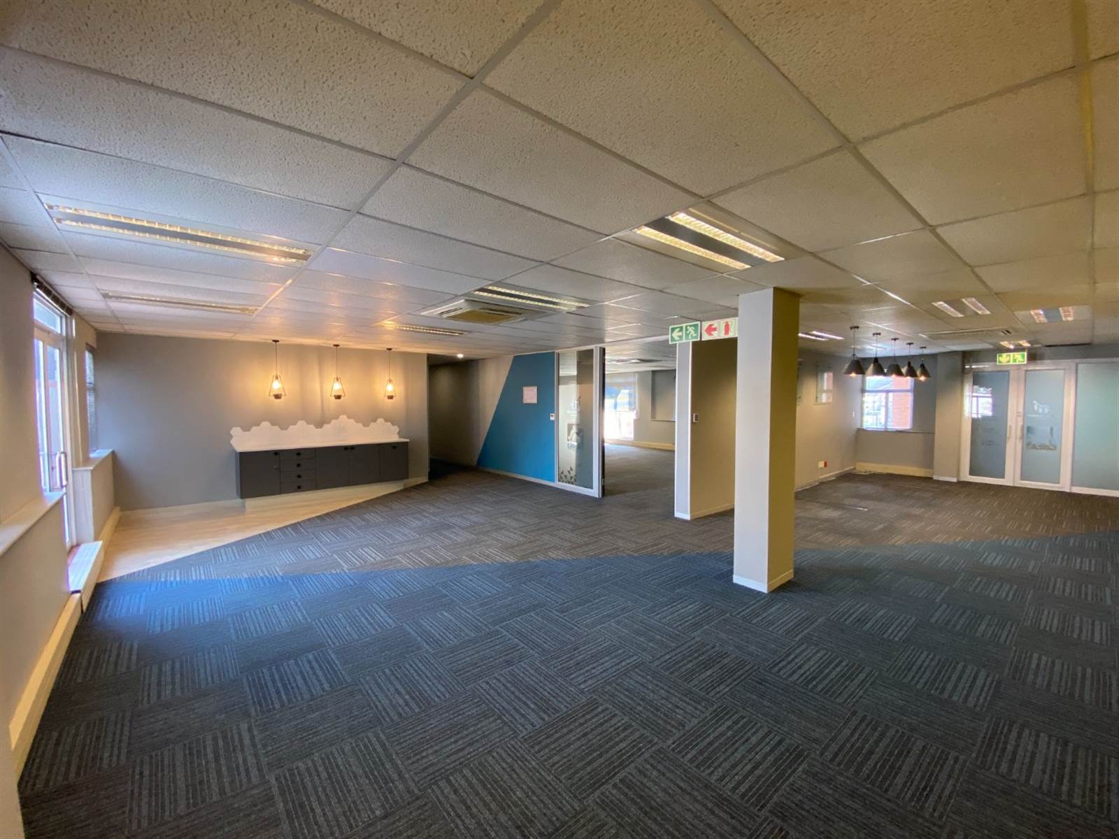 434  m² Office Space in Menlyn photo number 2