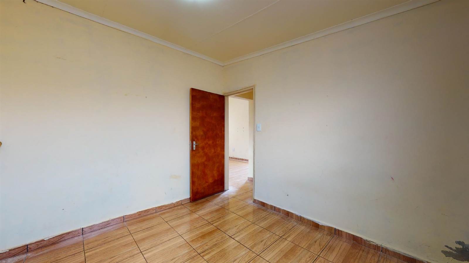 2 Bed House in Ikageng photo number 9