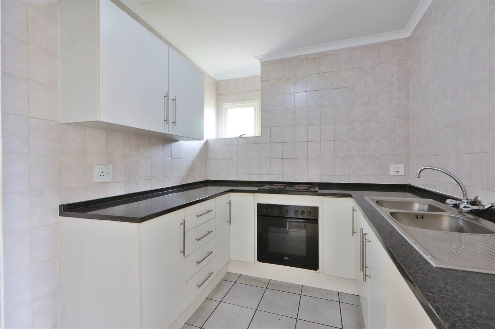 2 Bed Apartment in Morningside photo number 7