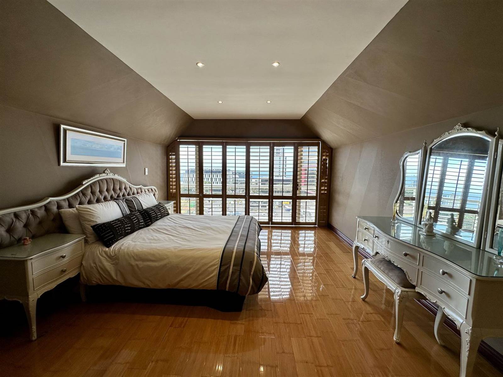 4 Bed Apartment in Umhlanga Ridge photo number 6