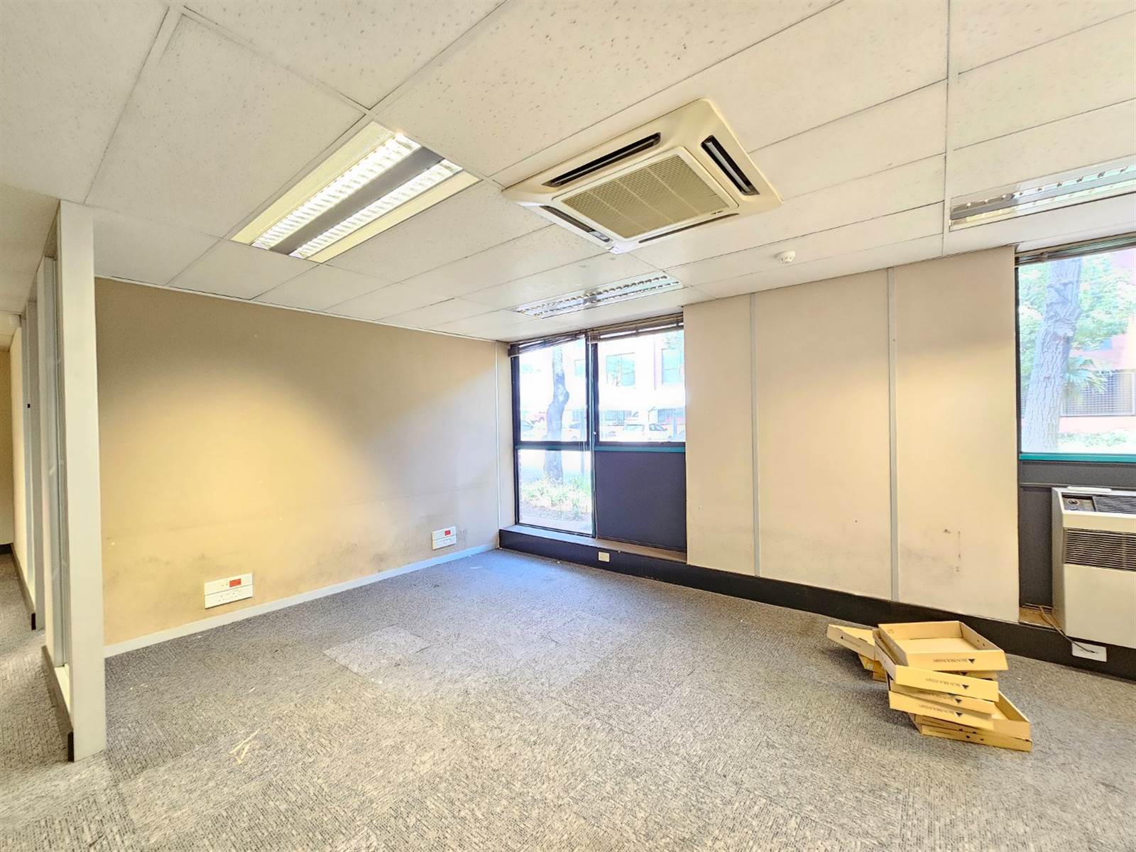 600  m² Office Space in Constantia Kloof photo number 4