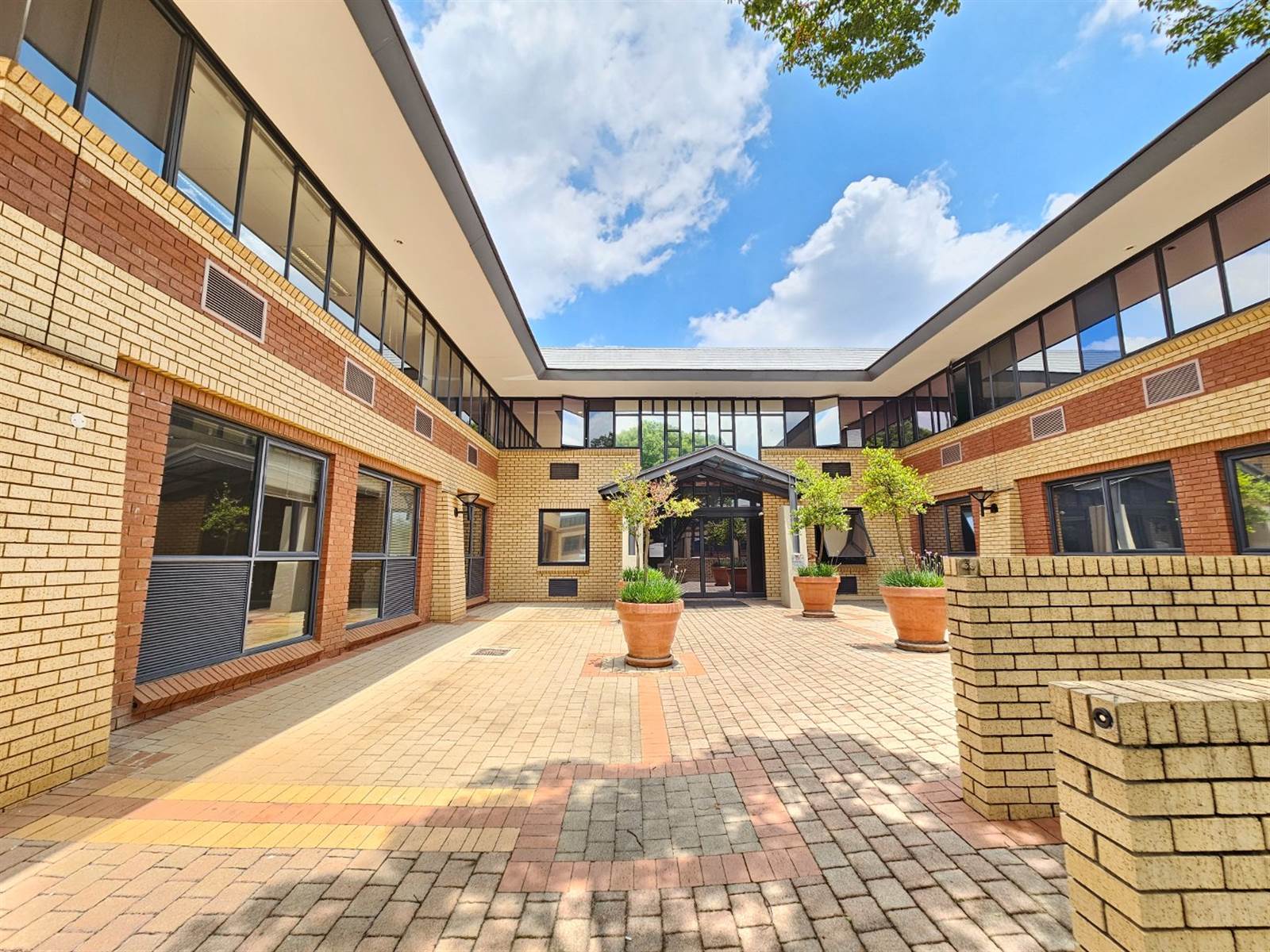 600  m² Office Space in Constantia Kloof photo number 1