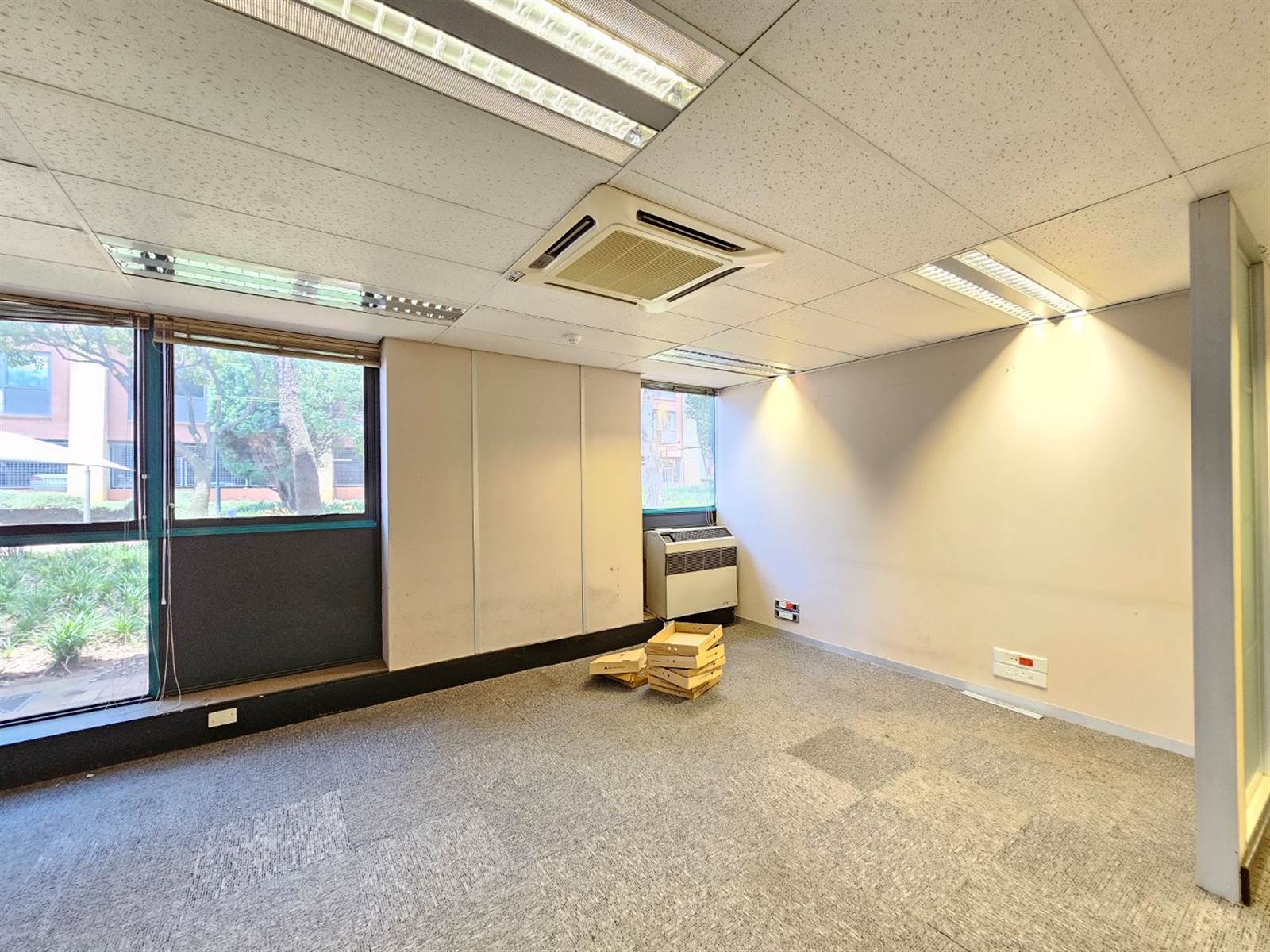 600  m² Office Space in Constantia Kloof photo number 5