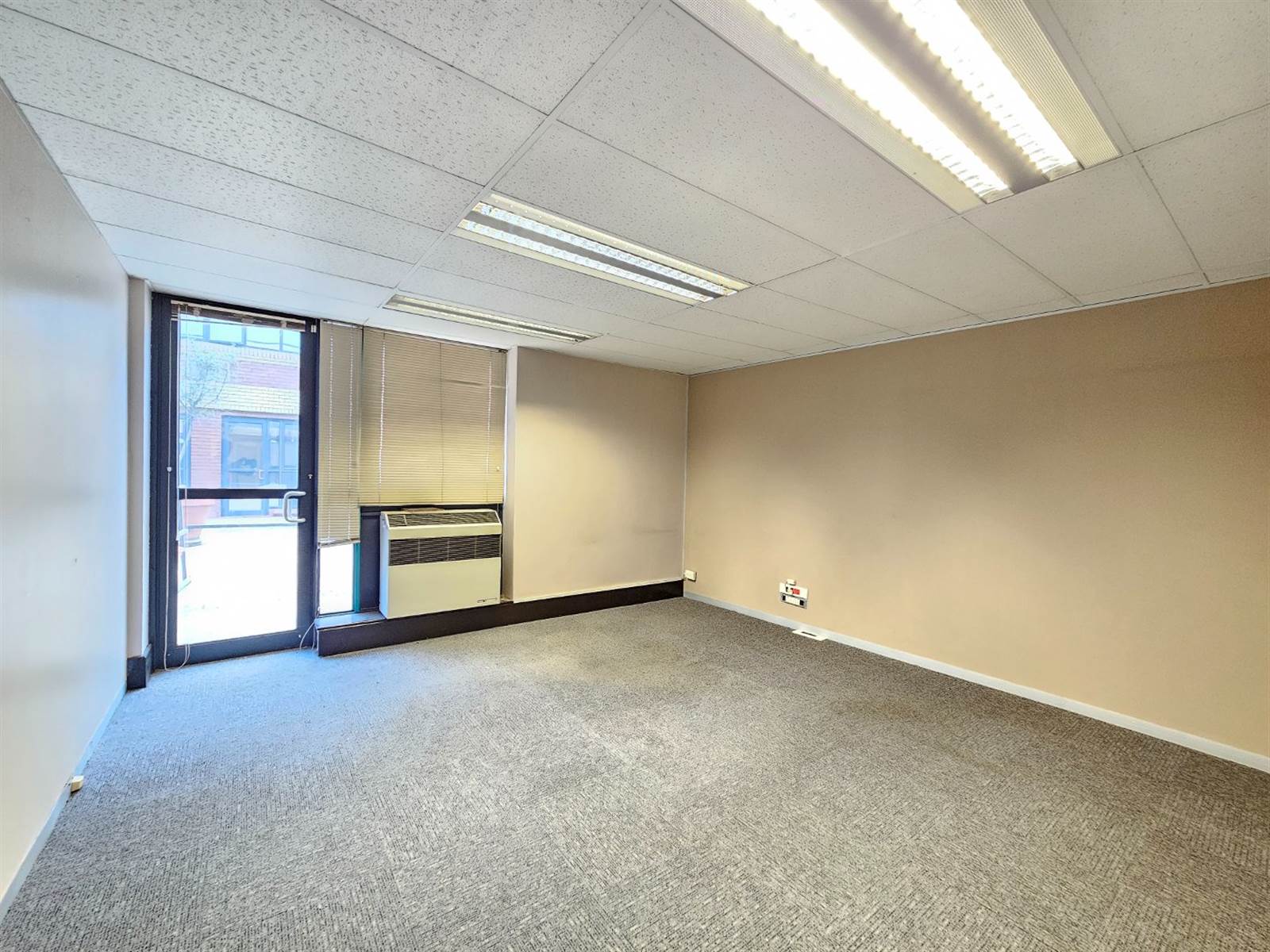 600  m² Office Space in Constantia Kloof photo number 11
