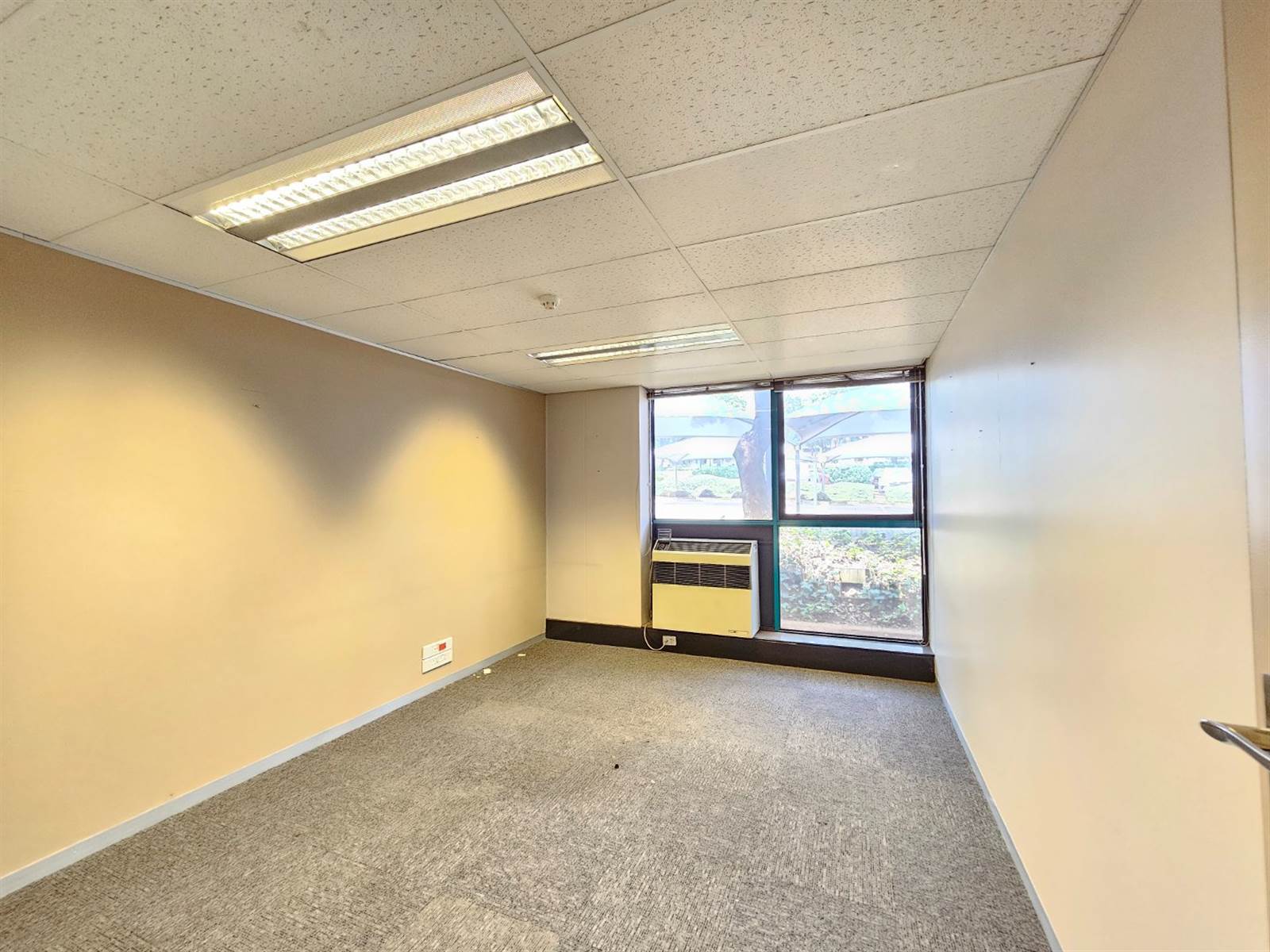 600  m² Office Space in Constantia Kloof photo number 21