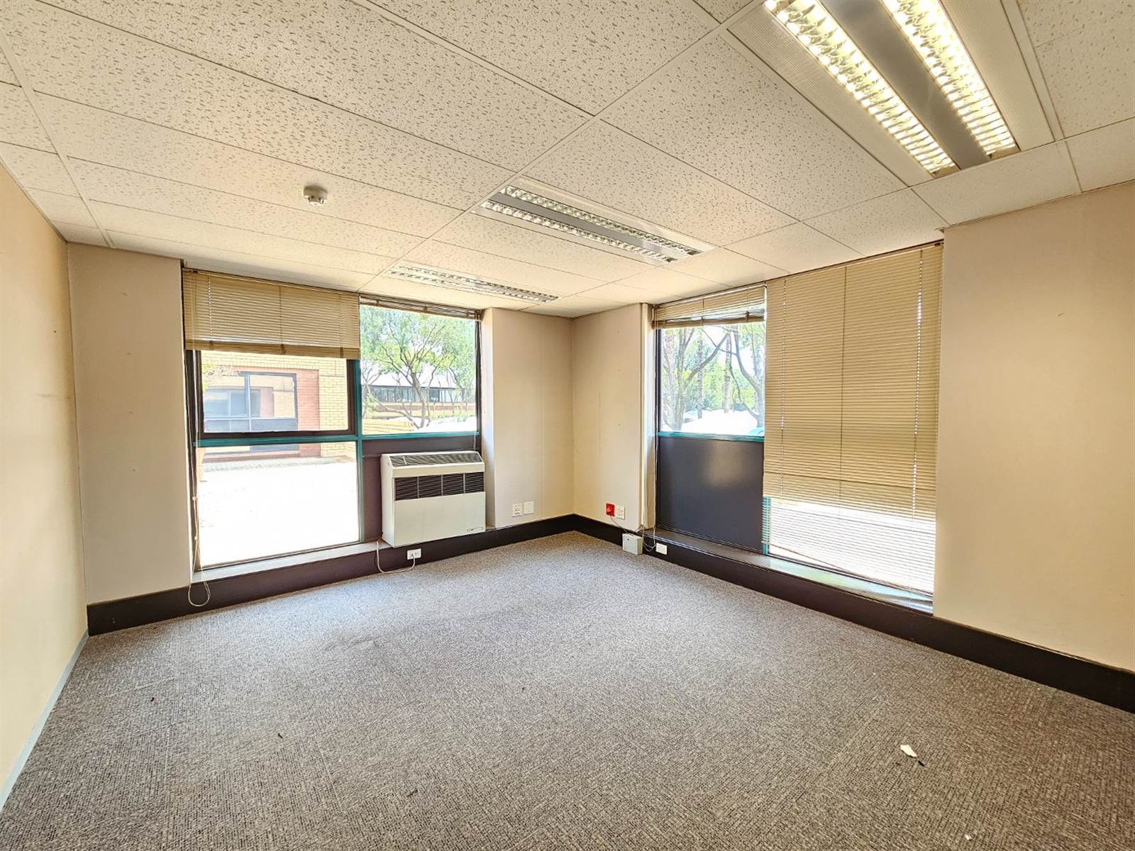 600  m² Office Space in Constantia Kloof photo number 25