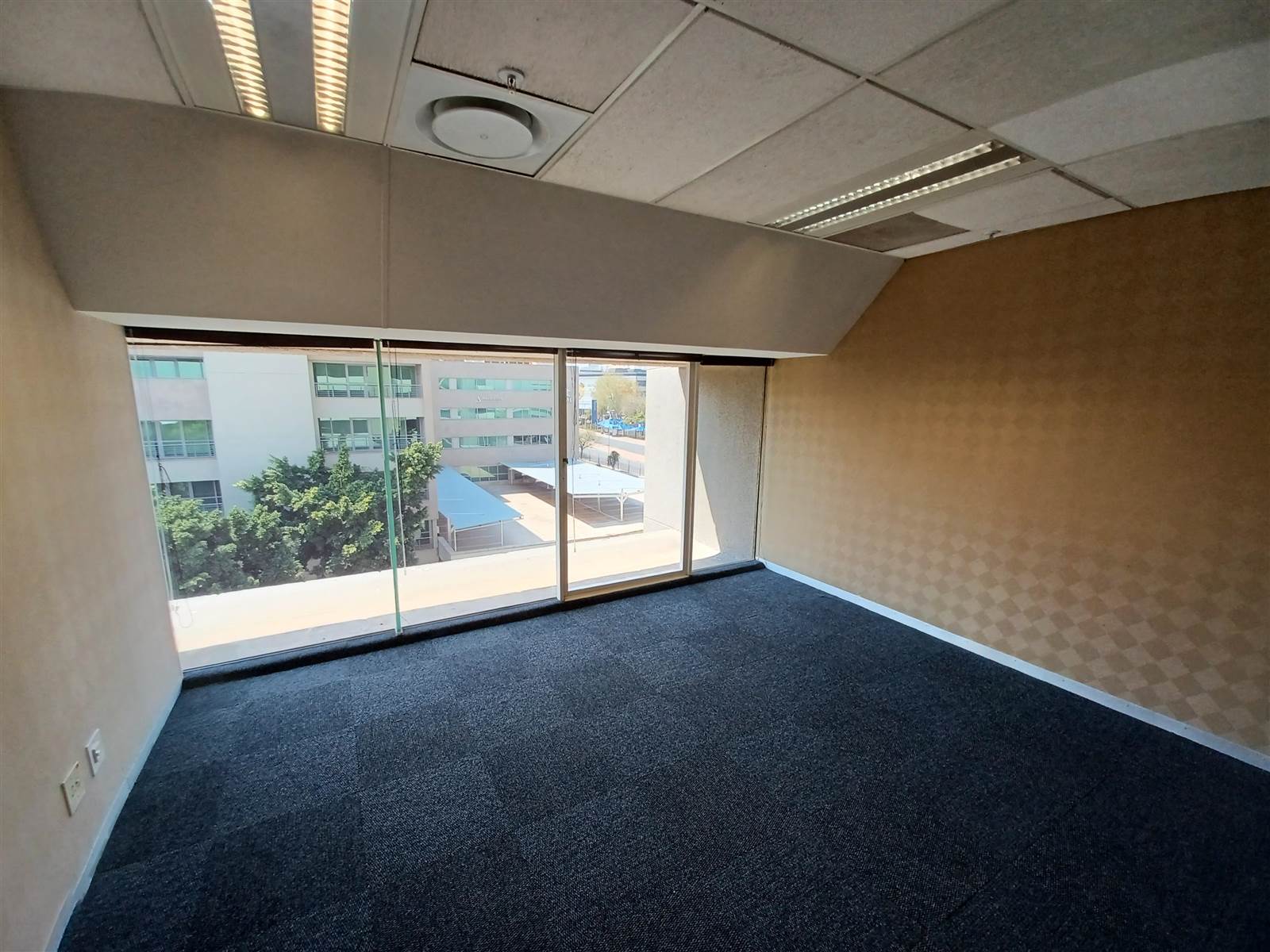 268  m² Commercial space in Sandown photo number 24