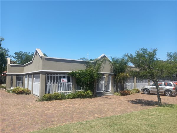 283  m² Commercial space in Middelburg Central