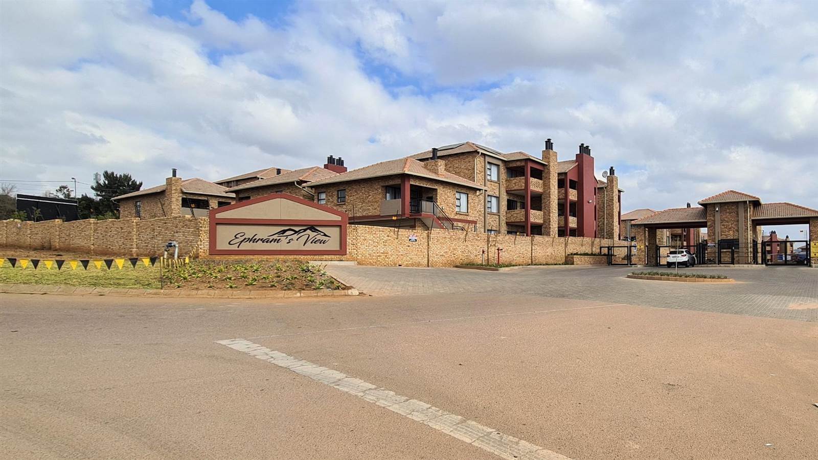 2 Bed Apartment in Raslouw photo number 21
