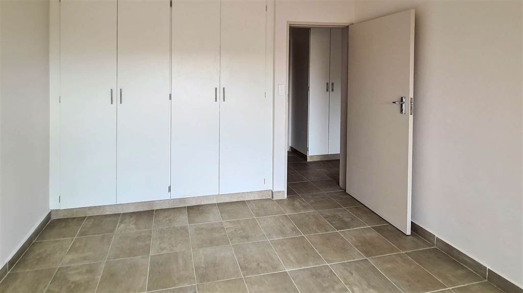 2 Bed Apartment in Raslouw photo number 11