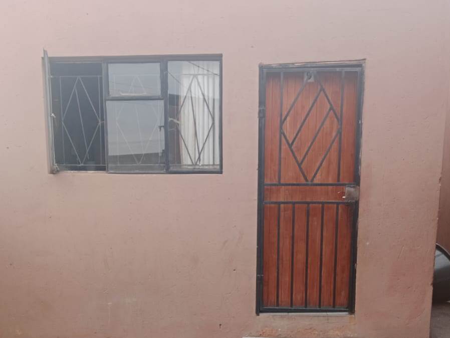 9 Bed House in Diepsloot photo number 20