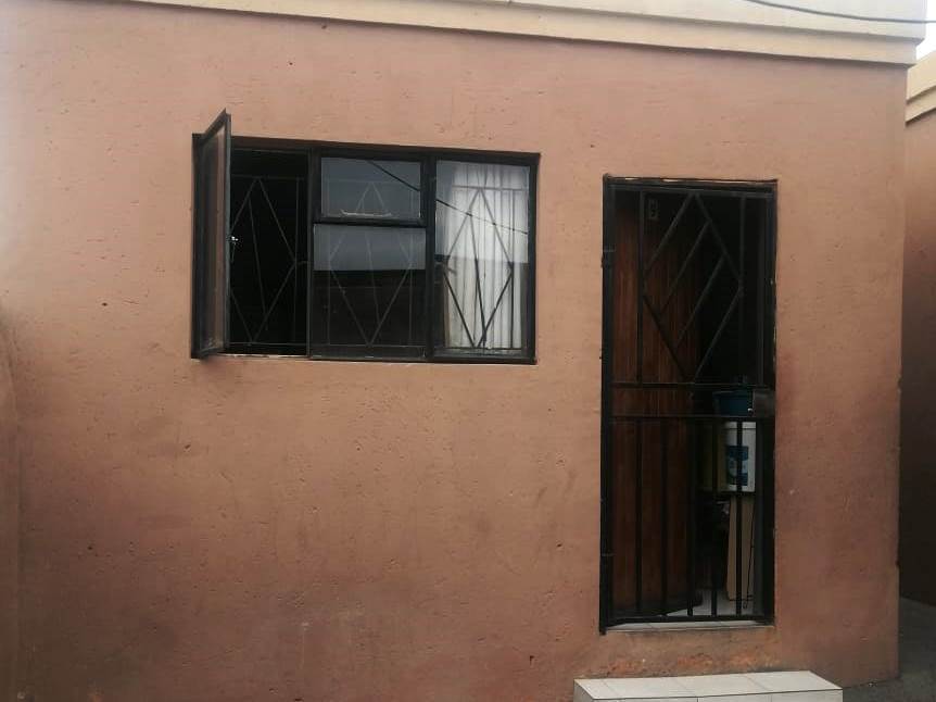 9 Bed House in Diepsloot photo number 26