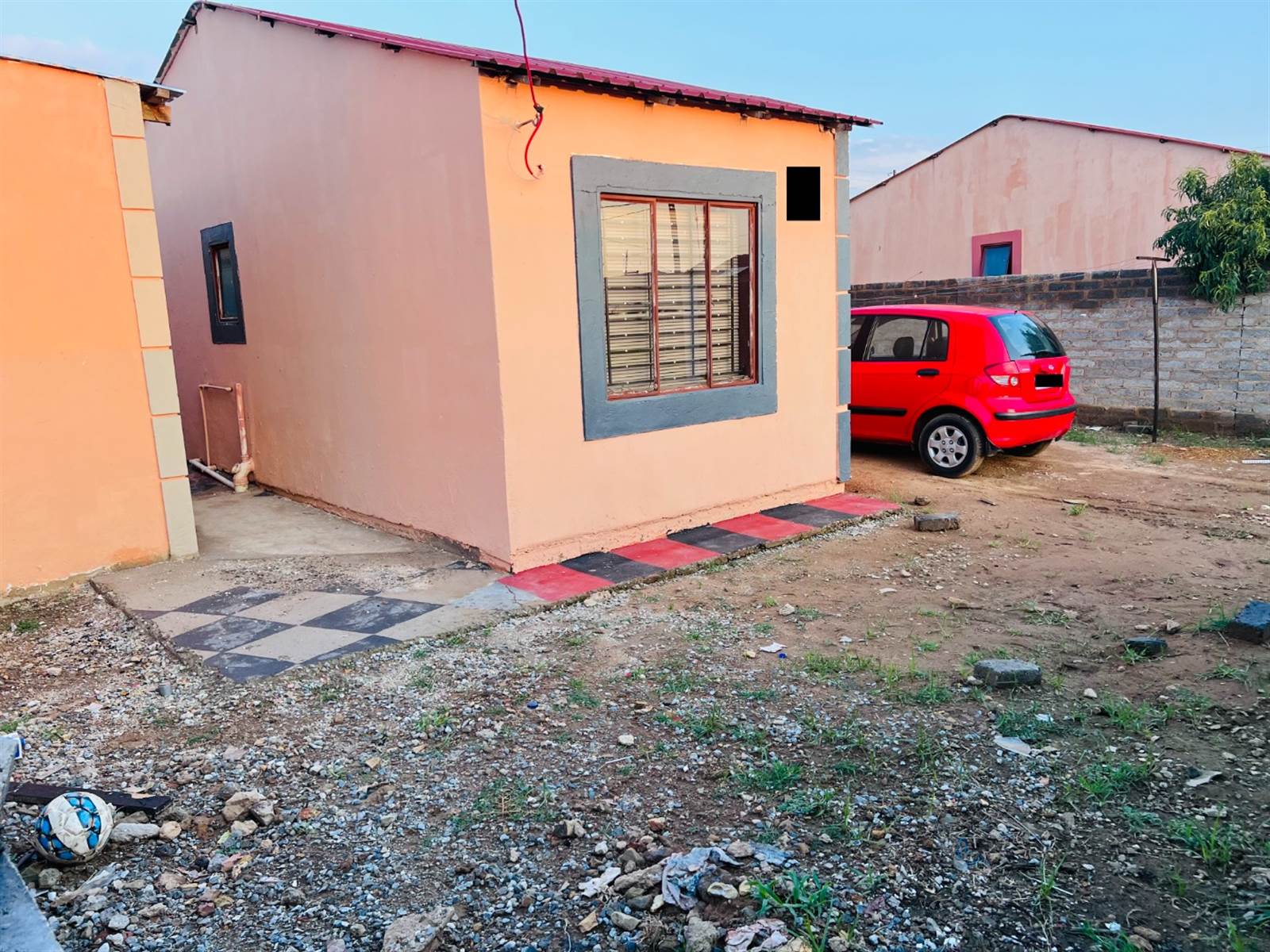 2 Bed House in Orange Farm photo number 6