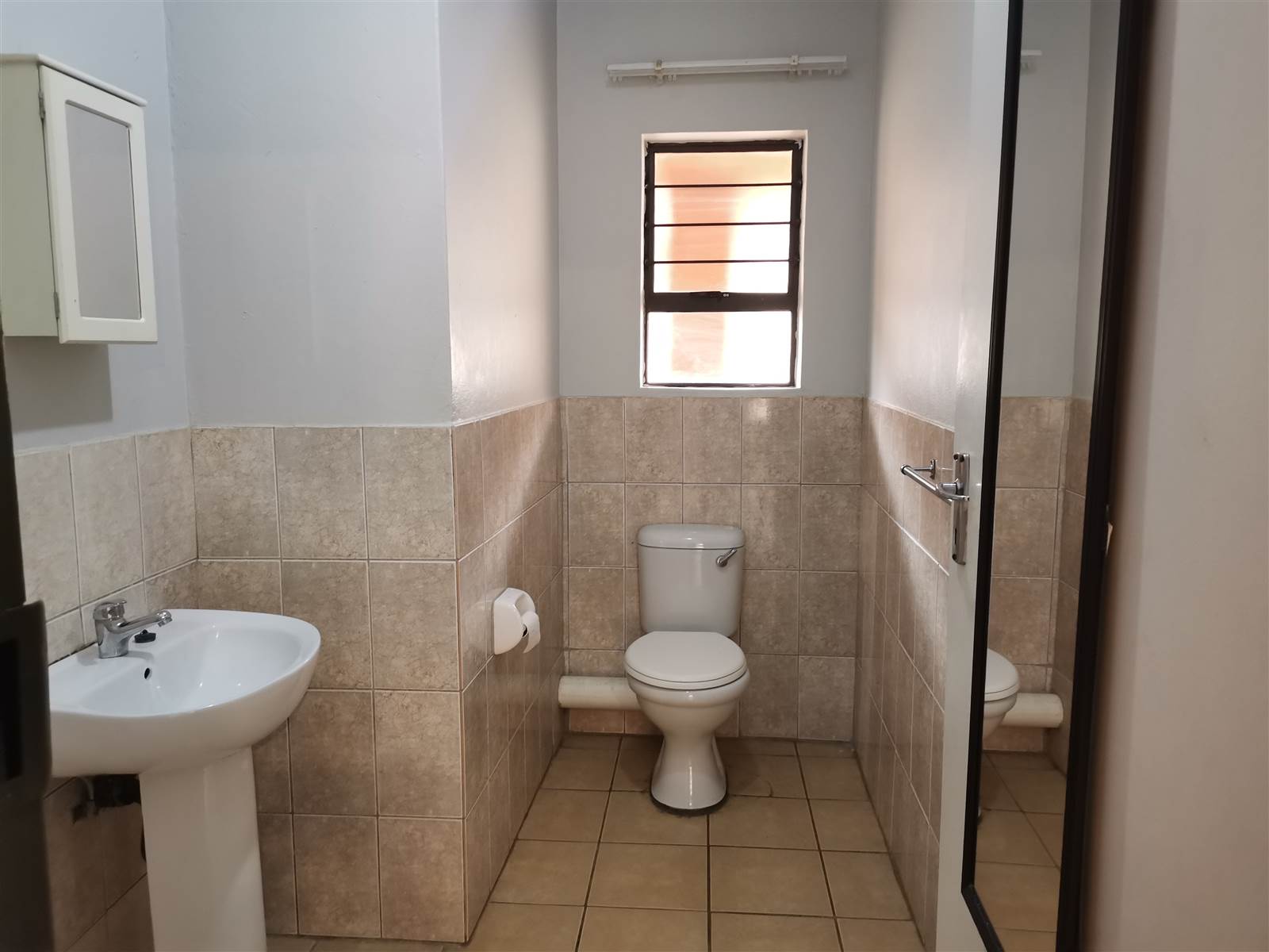 1 Bed Apartment in Potchefstroom Central photo number 4