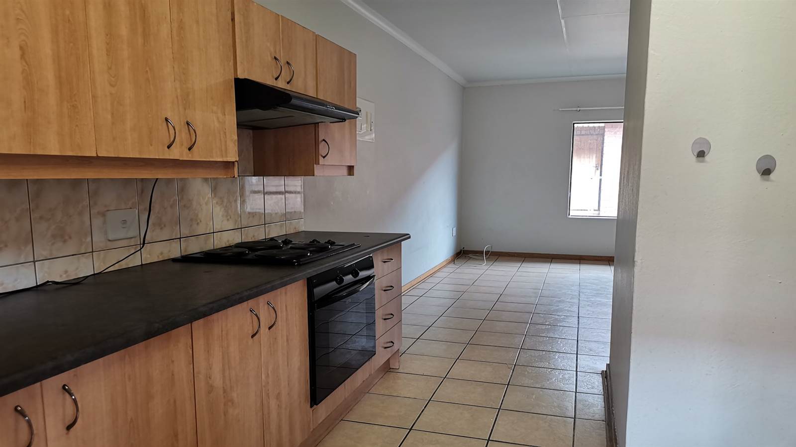 1 Bed Apartment in Potchefstroom Central photo number 8