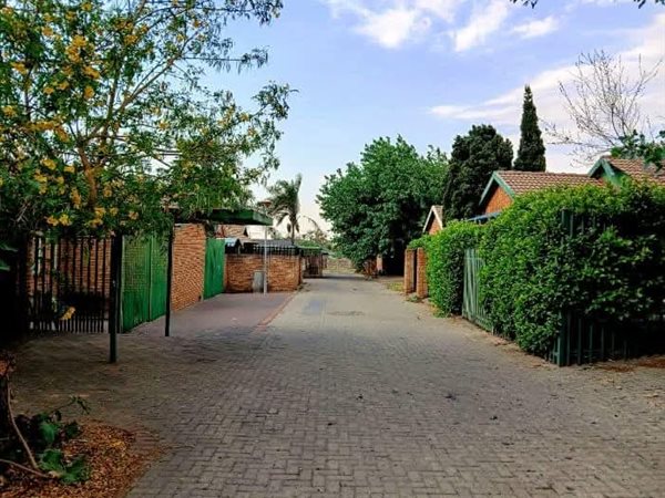 2 Bedroom Townhouse 2 Bedroom Townhouse