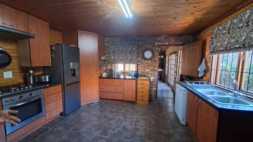 4 Bed House in Thabazimbi photo number 19