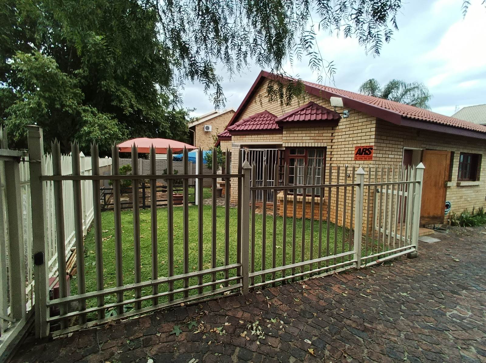 90  m² Commercial space in Rustenburg Central photo number 2