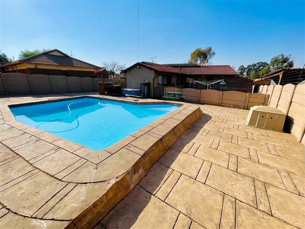 3 Bedroom House 3 Bedroom House