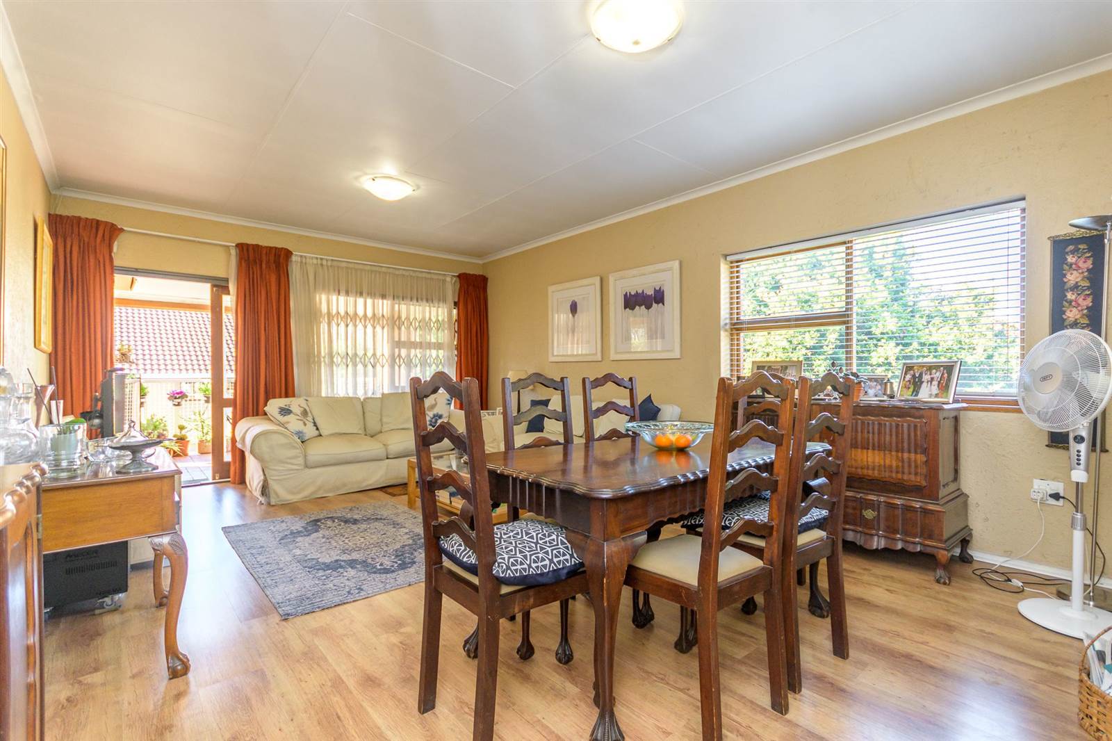 2 Bed Apartment in Corlett Gardens photo number 5