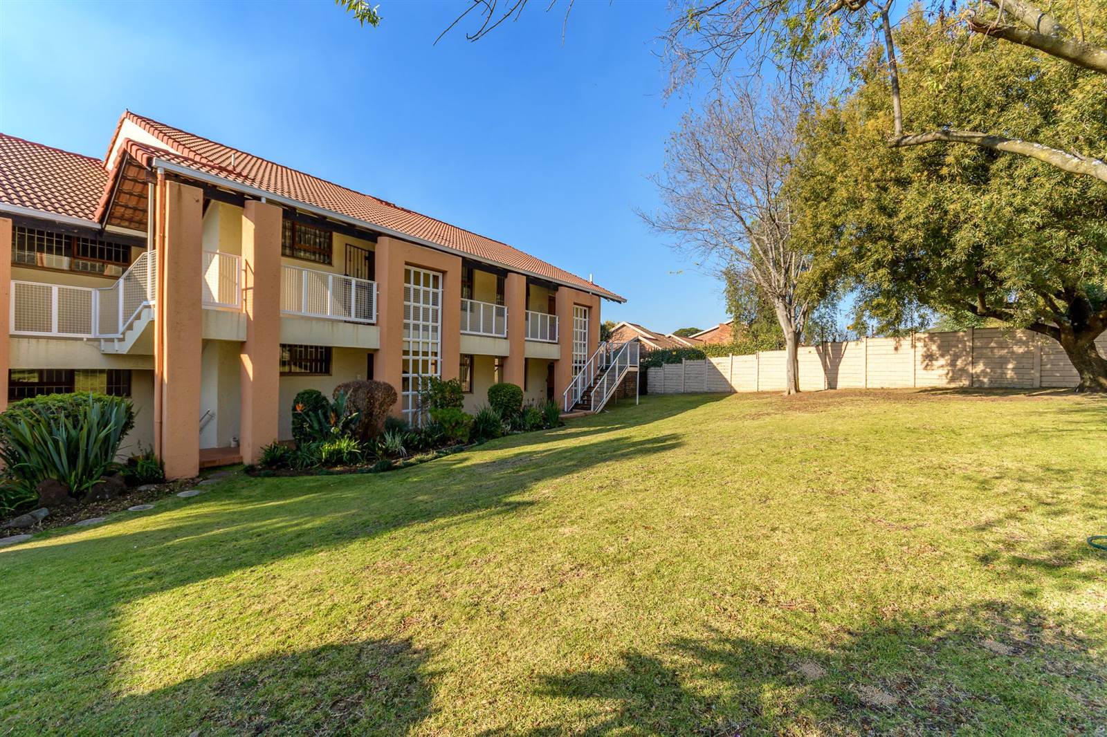 2 Bed Apartment in Corlett Gardens photo number 14