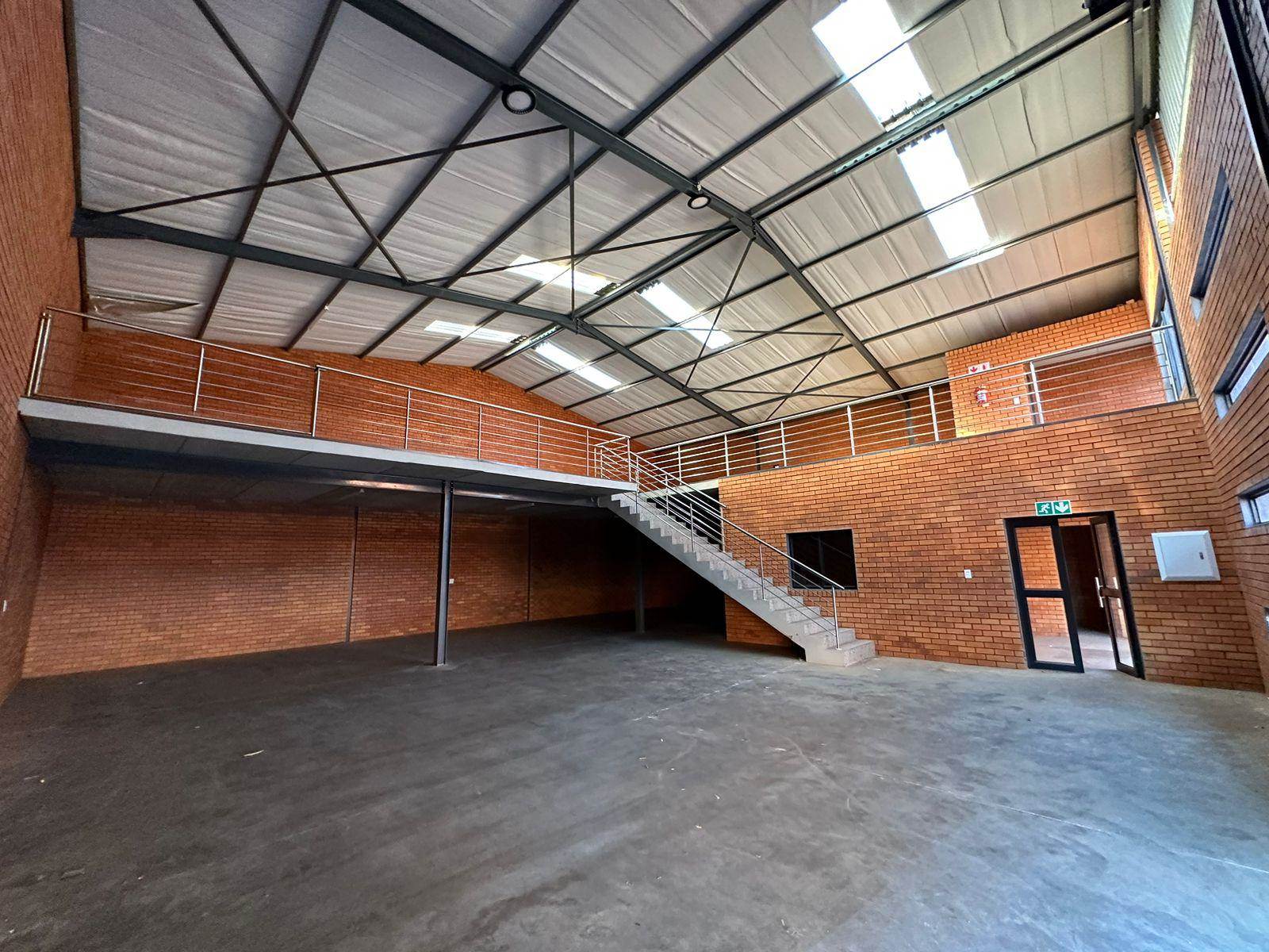412  m² Industrial space in Linbro Park photo number 3