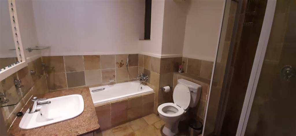 2 Bed Apartment in Benmore Gardens photo number 14