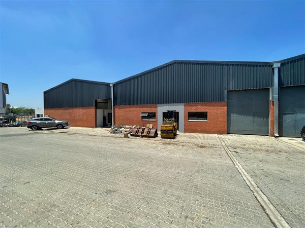 718  m² Industrial space in Roodepoort Central