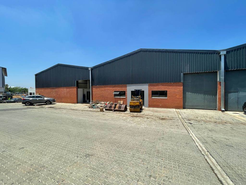 718  m² Industrial space in Roodepoort Central photo number 1