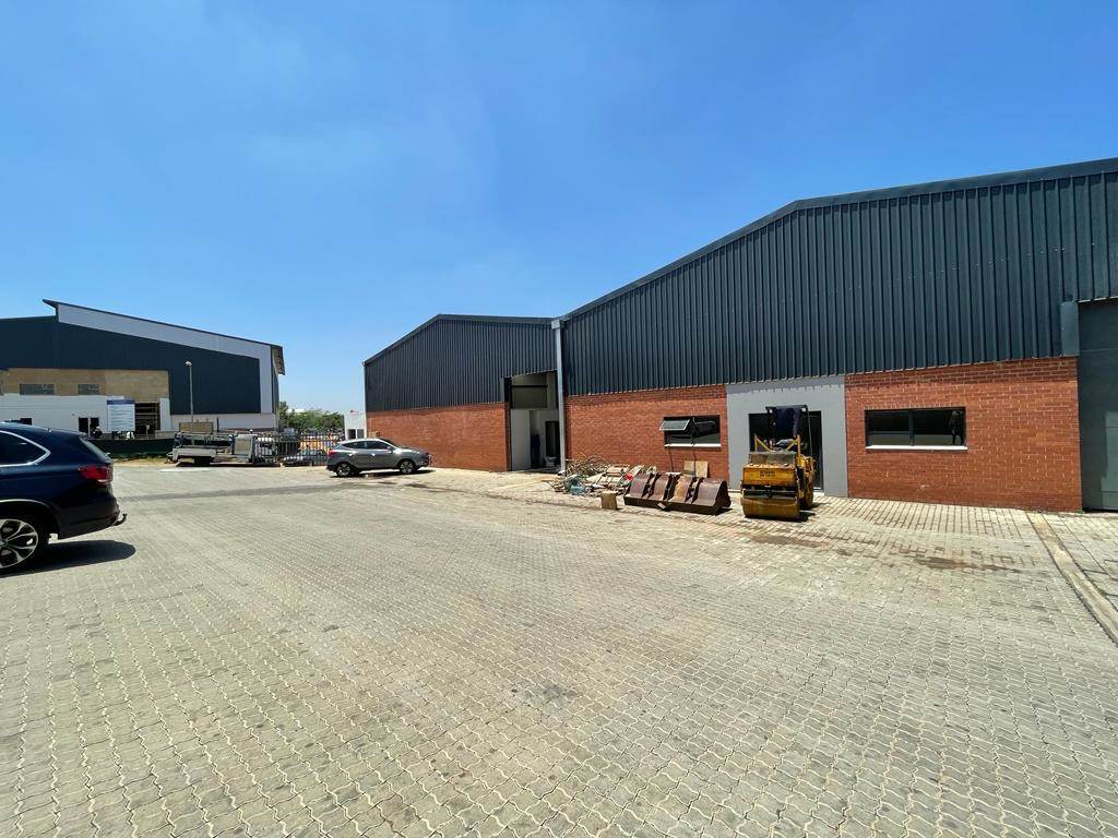 718  m² Industrial space in Roodepoort Central photo number 2