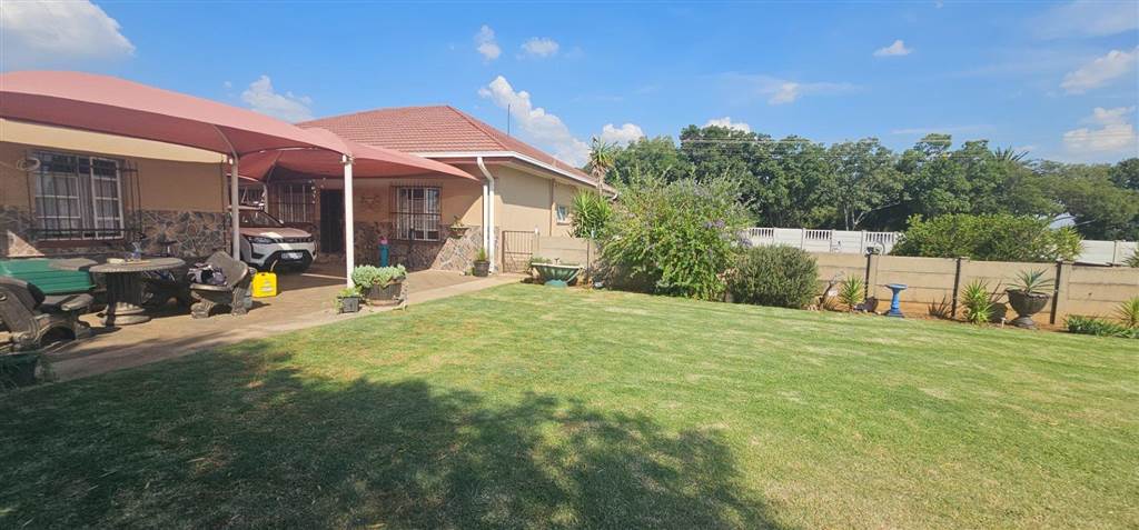 3 Bed House in Riversdale photo number 4