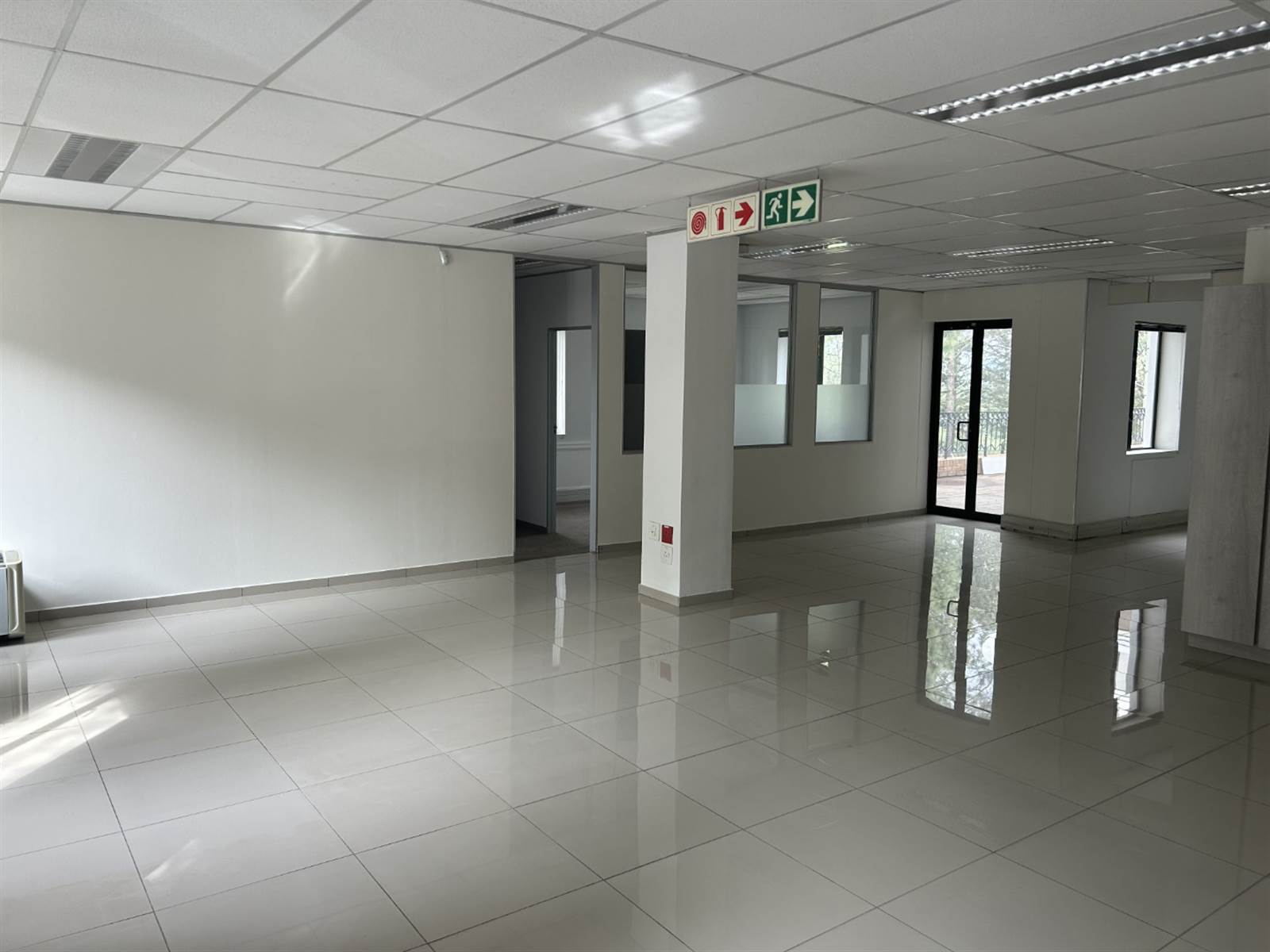 208  m² Commercial space in Woodmead photo number 7