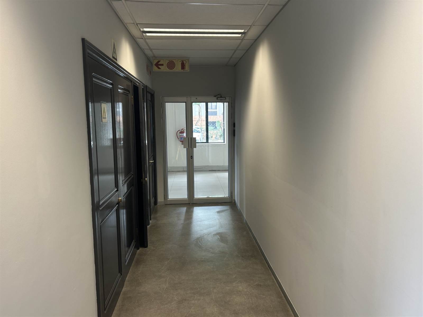 208  m² Commercial space in Woodmead photo number 4