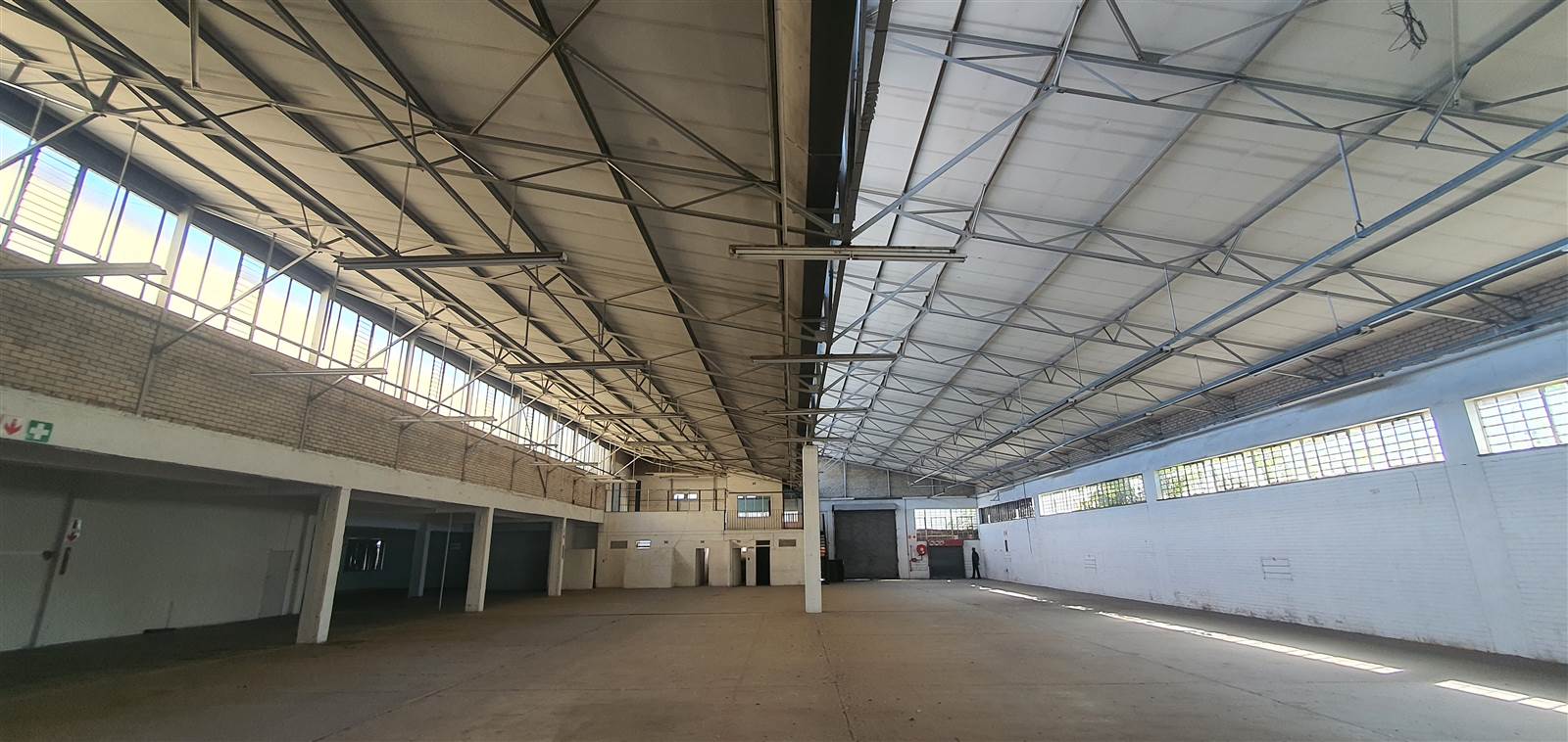 1972  m² Industrial space in Benrose photo number 1