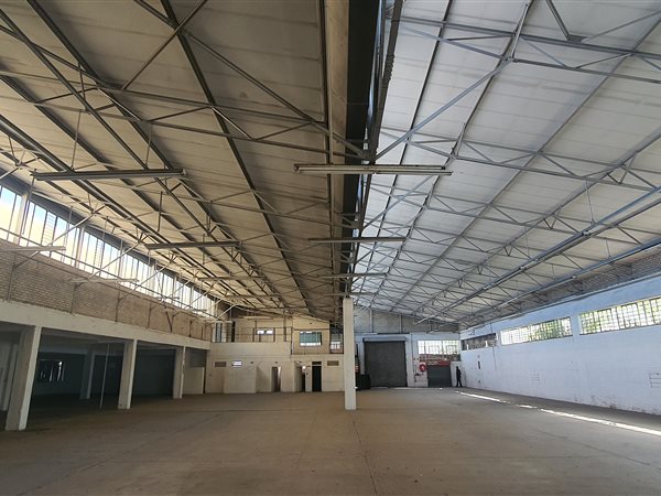 1 972  m² Industrial space