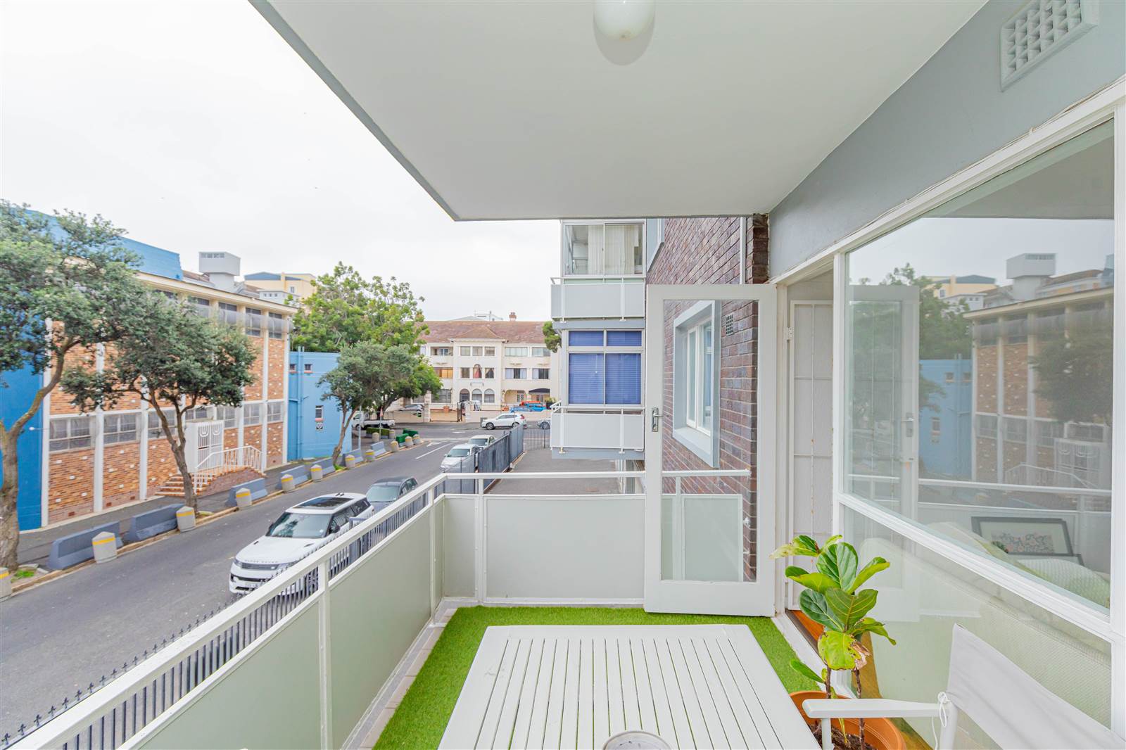 2 Bed Apartment in Sea Point photo number 14