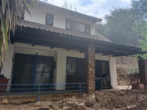 4 Bed House in Bezuidenhout Valley