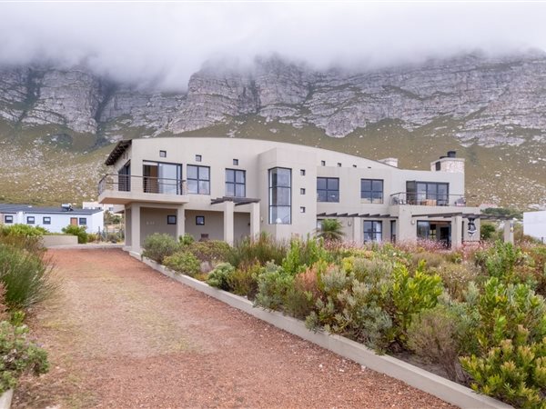 5 Bed House in Bettys Bay