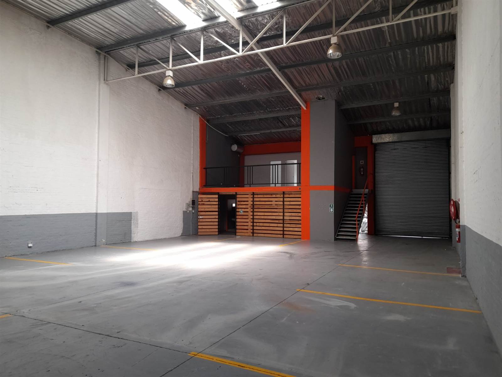460  m² Commercial space in Spartan photo number 1