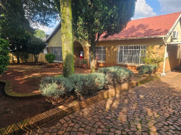 3 Bedroom House 3 Bedroom House