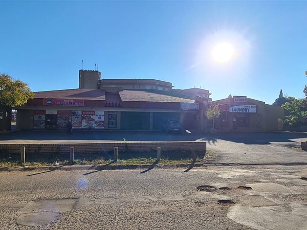204  m² Retail Space in Baillie Park