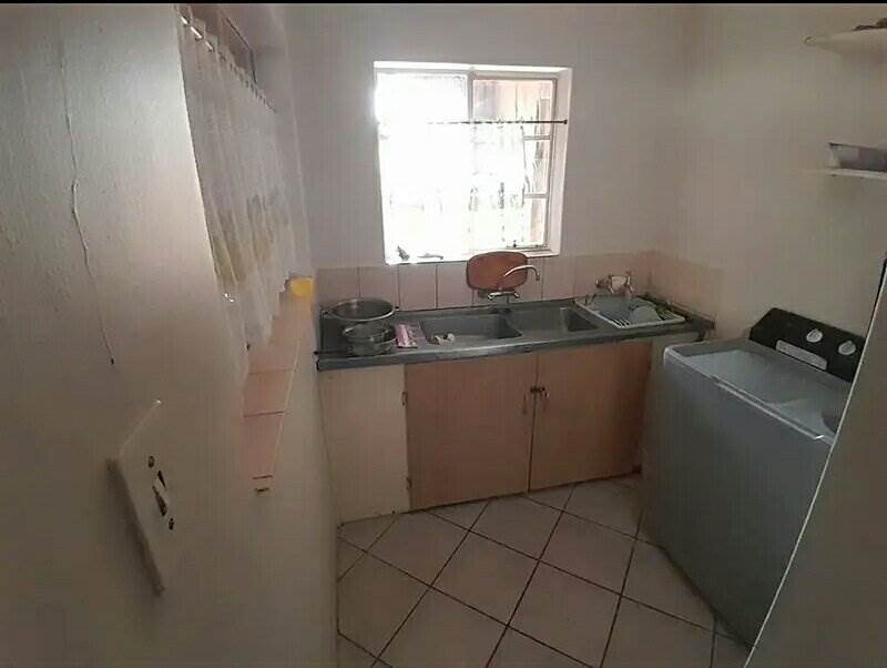 3 Bed House in Klerksdorp photo number 7