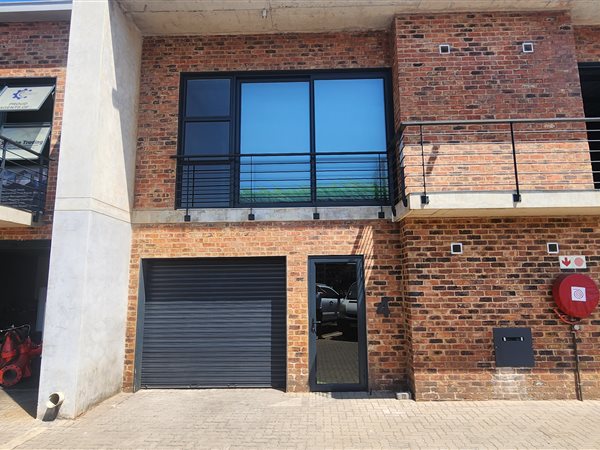 178  m² Industrial space in Isando