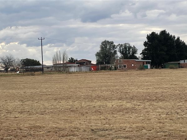 10.2 ha Smallholding 10.2 ha Smallholding