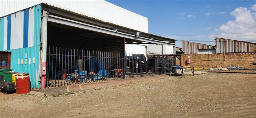 2974  m² Industrial space in Secunda photo number 1