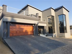 4 Bed House in Ohenimuri