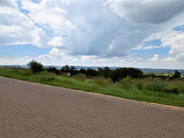 1 165 m² Land