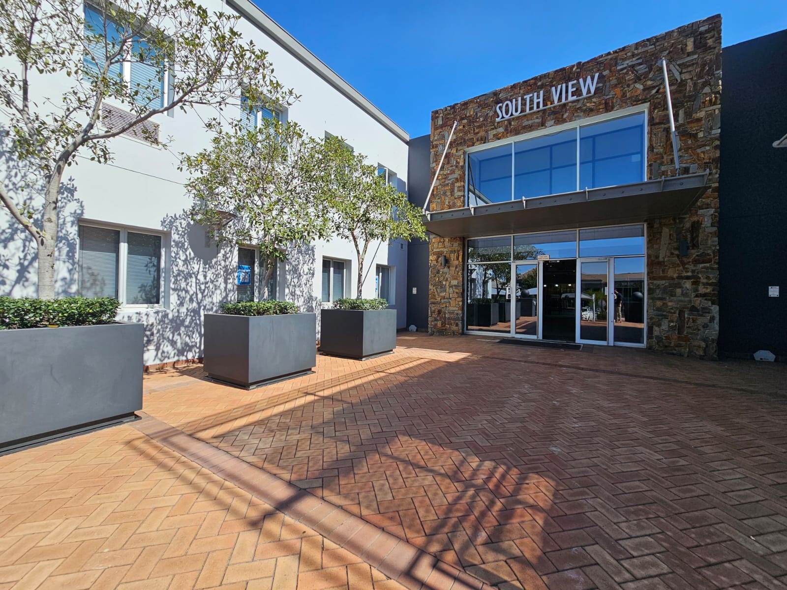 330  m² Commercial space in Bryanston photo number 15