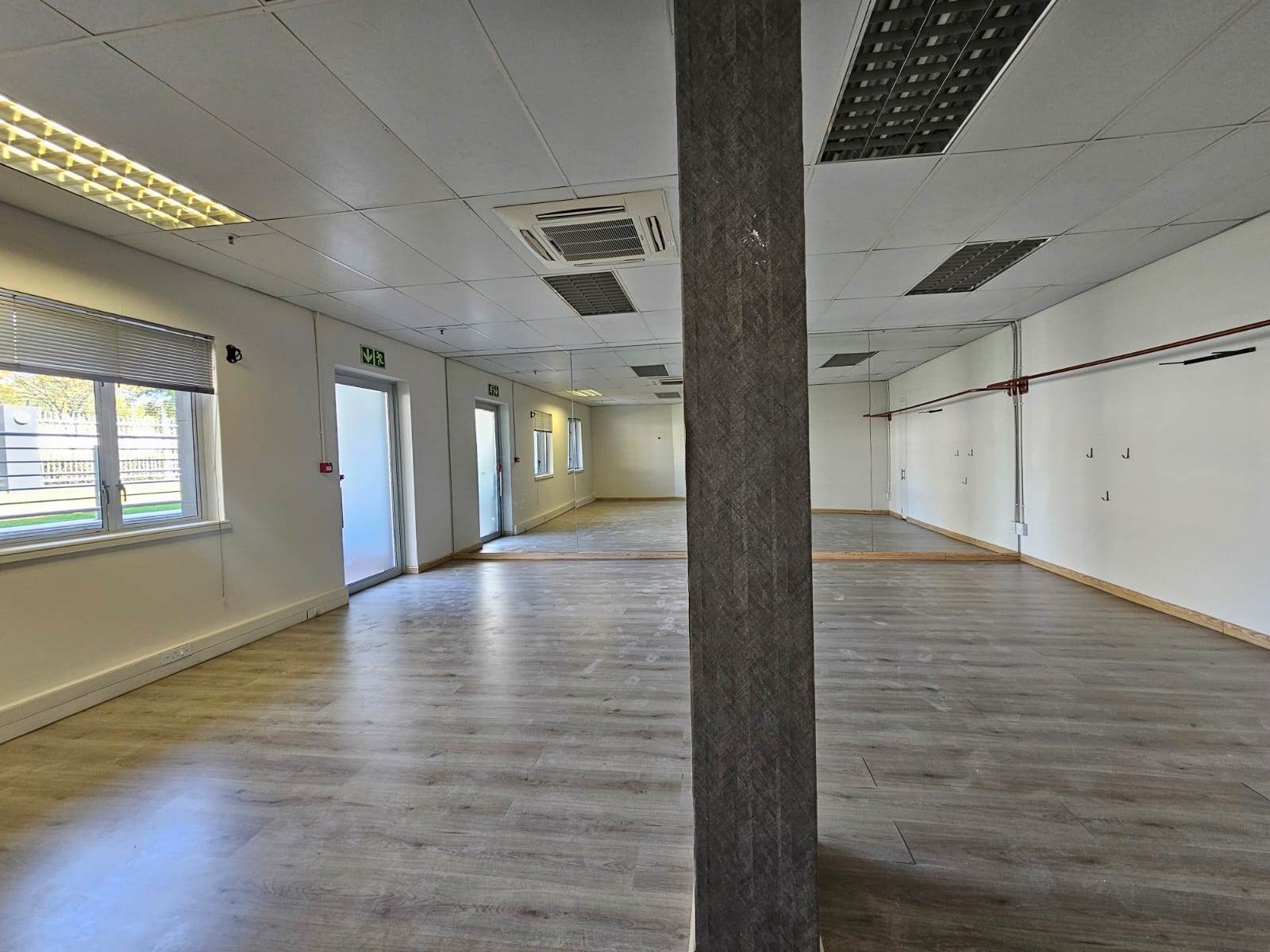 330  m² Commercial space in Bryanston photo number 4